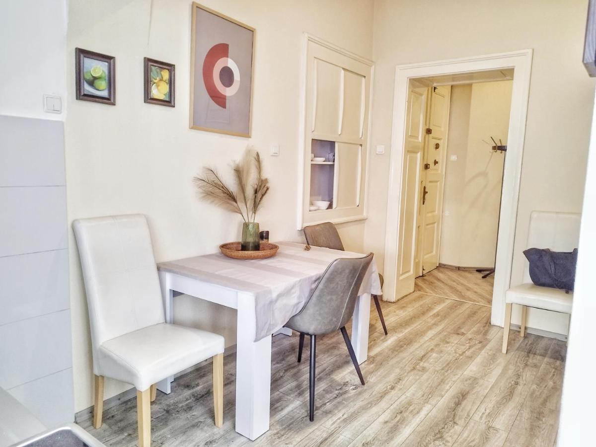 Dalmatian In The Center Appartement